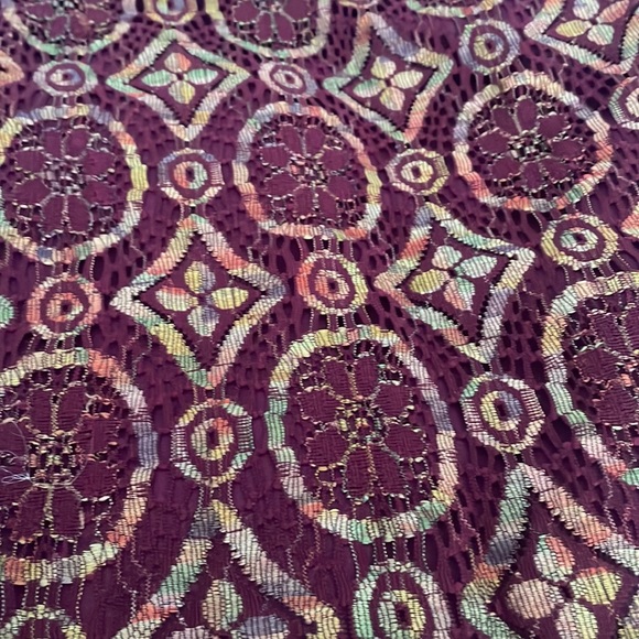 Pencil,  lined burgundy coloured lace skirt - Picture 2 of 4